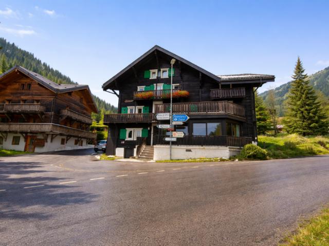 Auberge de 16 chambres avec bar à louer sur Morgins