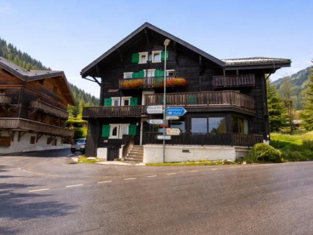 Auberge de 16 chambres avec bar à louer sur Morgins