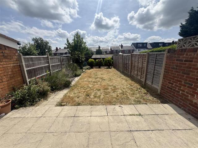 Aubrey Road, Quinton, Birmingham 3 bed house to rent £1,395 pcm £322 pw