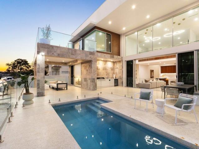 Auction on site, Friday 16 October at 11:00am