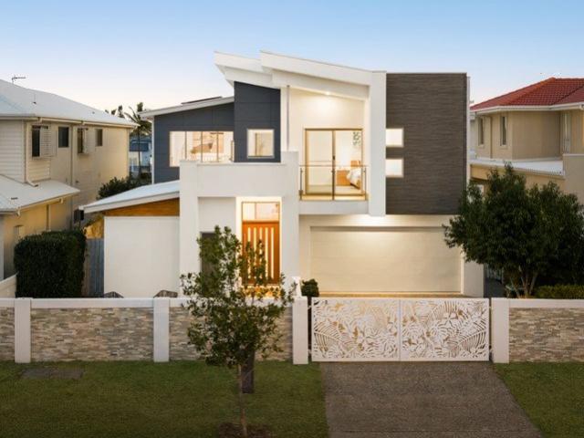 Auction On Site, Friday 23 October at 1pm