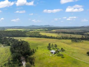Booti Booti, Crawford River - Garden
