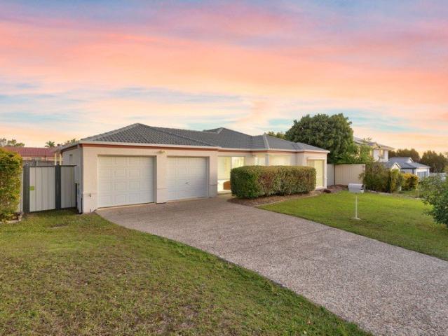 Fresh, Functional & Ready to Move in Family Living!