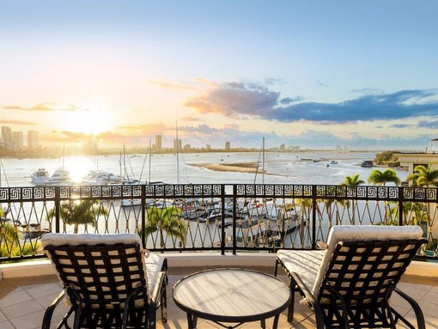 European Inspired Condominium with Rooftop, 25m Marina and Blissful Broadwater Vistas