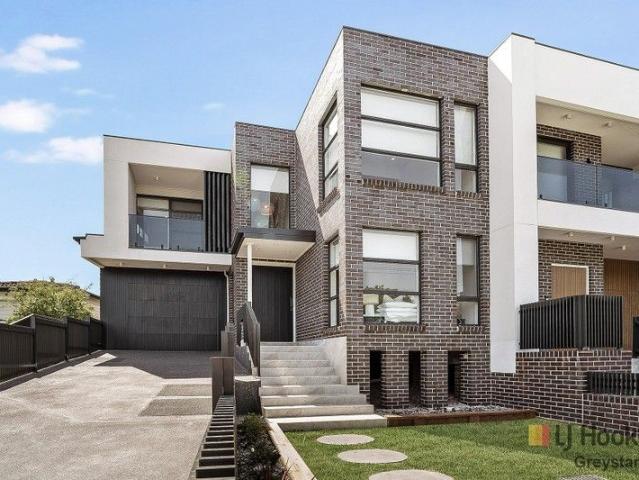 Luxury Brand New 5 Bedroom Home! OPEN SATURDAY 9AM!