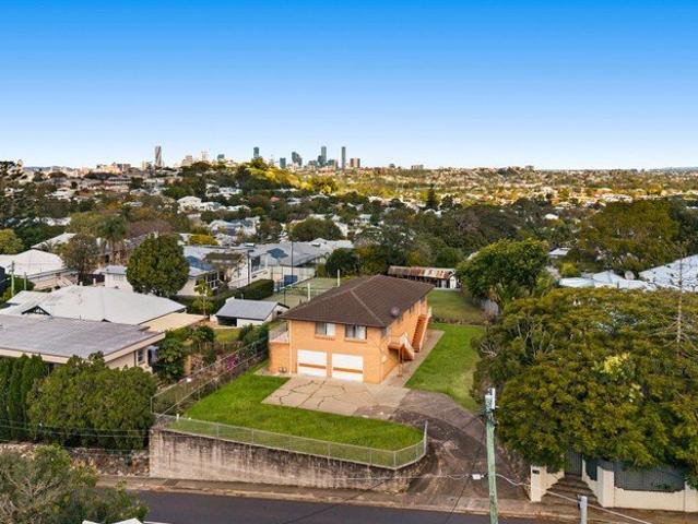 AUCTION / Saturday 19 September on site at 10 am