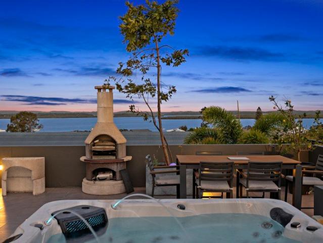 Auction 10 October | 360 Degree Bay Views from a Private Rooftop Terrace