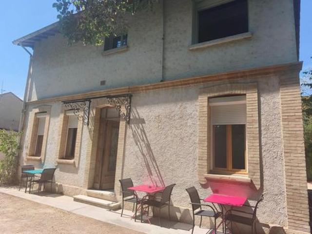 Aucamville,Toulousaine divisée en 6 appartements loués en air B And B idéalement placée