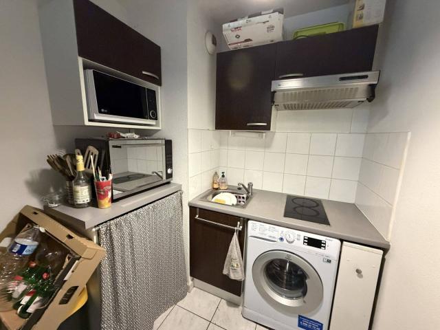 AUCH T2 MEUBLÉ RÉCENT AVEC BALCON ET PARKING