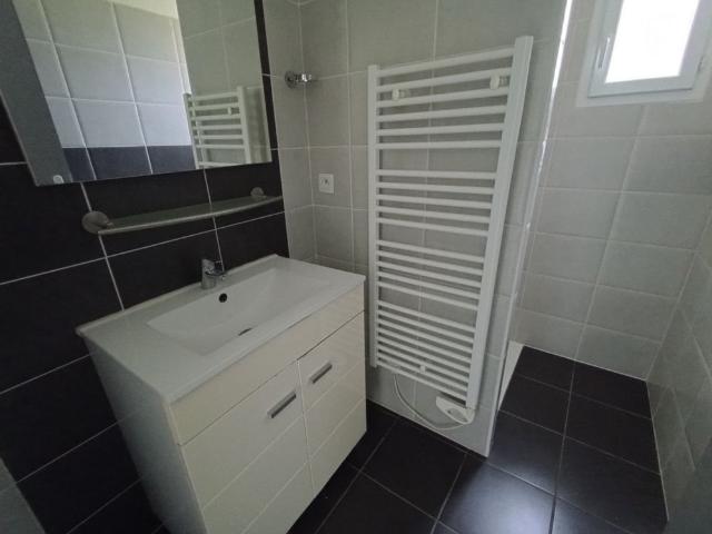 AUCH 32000