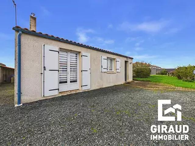 Auchay sur Vendée 85200 Achat / Vente maison 2 pièces t2 piscine parking