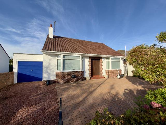 Auchenbeg Crescent, Ayr KA7 2 bed detached house to rent £1,350 pcm £312 pw