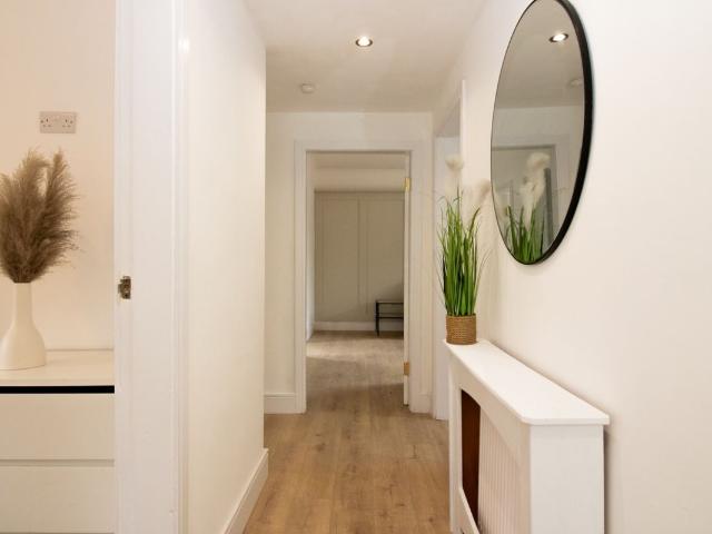Auchinairn Road, Glasgow G64, 2 bed flat to rent, £1,100 pcm | PrimeLocation