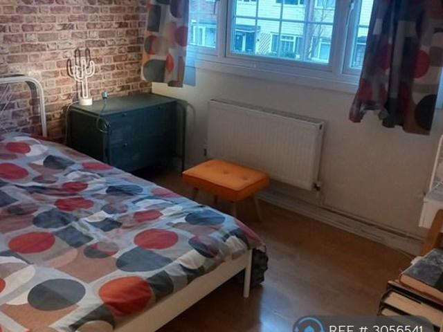 Auckland Close, Enfield, EN1 1 bed in a house share to rent £750 pcm £173 pw