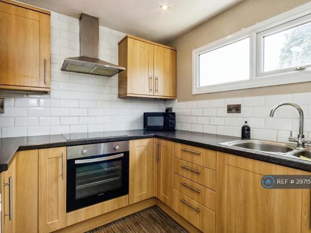 Auckland Close, Nottingham, NG7 1 bed in a flat share to rent £550 pcm £127 pw