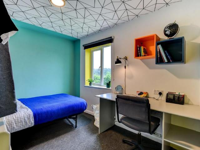 Auckland Drive, Brighton BN2 1 bed in a house share to rent £724 pcm £167 pw