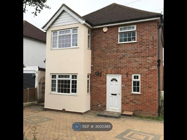 Auckland Road, Potters Bar EN6, 3 bed detached house to rent, £2,750 pcm | PrimeLocation