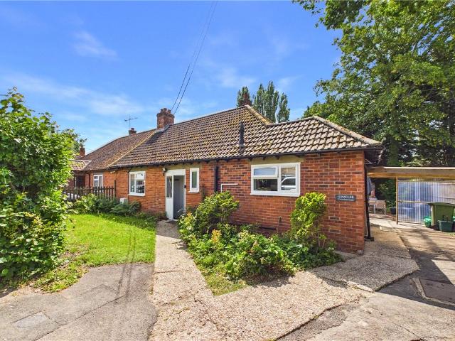 Auclum Lane, Burghfield Common, Reading, Berkshire RG7, 3 bed bungalow to rent, £1,795 pcm | PrimeLocation