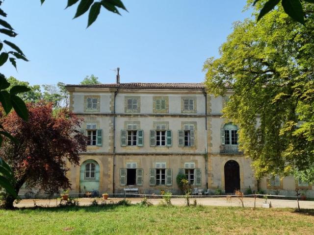 Aude. Authentique château du 16ème siècle, 3 gîtes indépenda. 860m² Mas Saintes Puelles
