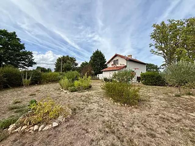 Audes 03190 Achat / Vente maison 3 pièces t3 au dernier étage jardin