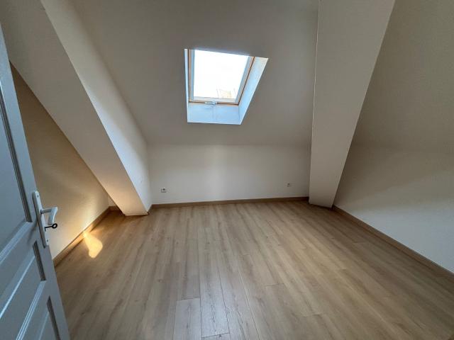 AUDINCOURT APPARTEMENT TYPE F2 MEUBLÉ