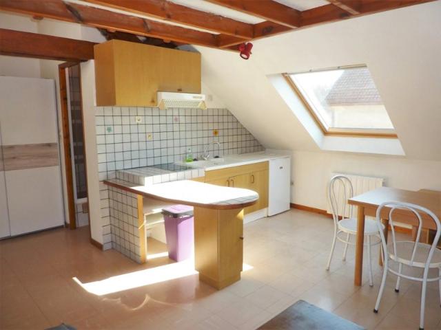 AUDINCOURT Studio en duplex état neuf