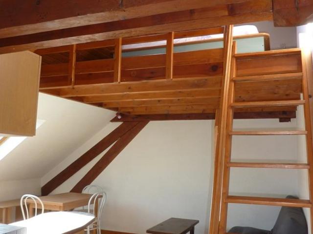 AUDINCOURT Studio en duplex état neuf