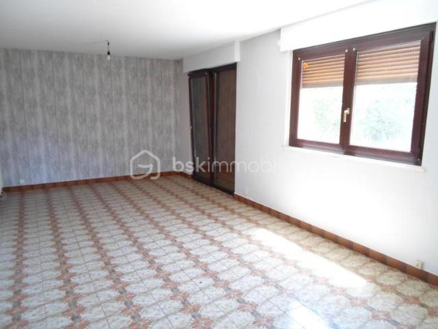 AUDINCOURT, SECTEUR CALME ET RECHERCHÉ, MAISON T5 3 chambres, D'ACCES PLAIN PIED SUR SOUS SOL COMPLET