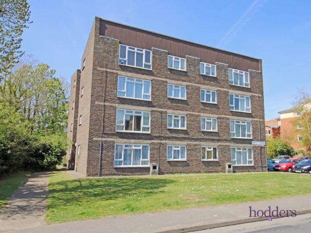 Audley House, Addlestone, Surrey, KT15 1 bed apartment to rent £1,150 pcm £265 pw