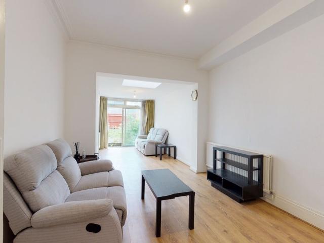Audley Road, London NW4, 4 bed semi detached house to rent, £2,900 pcm | PrimeLocation