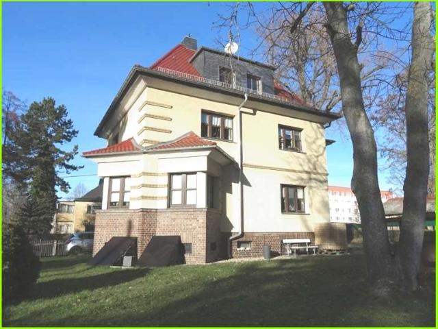 Aufwendig sanierte Stadtvilla 165 m² Wohnfläche 853 m² Grundstück gepflegte Außenanlagen