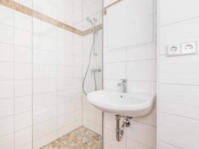 Aufzug / Balkon / Ebenerdige Dusche