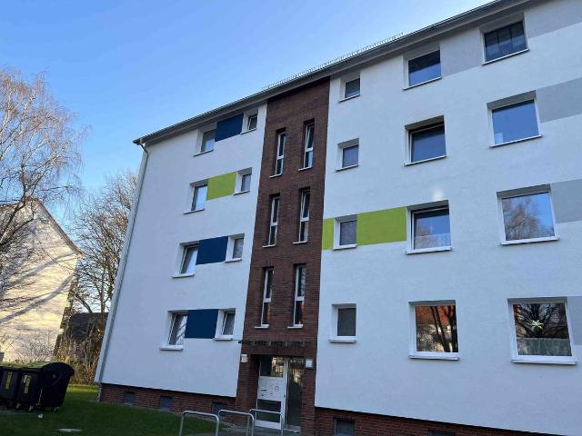 Auf gute Nachbarschaft: ansprechende 3 Zimmer Wohnung ab November