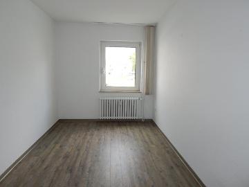 Auf gute Nachbarschaft: bezugsfertige 3 Zimmer Wohnung