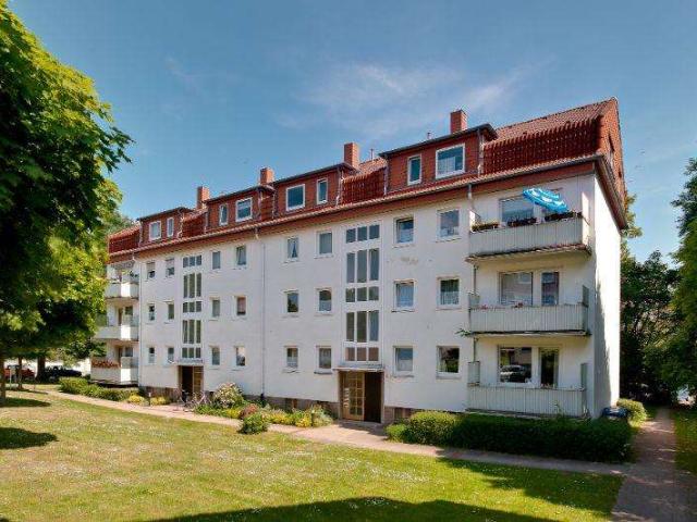 Auf gute Nachbarschaft: renovierte 3 Zimmer Wohnung!