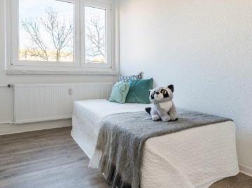 Auf gute Nachbarschaft: weitläufige 3 Zimmer Wohnung mit Balkon