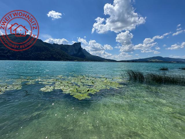 Auf der Sonnenseite im Salzkammergut! Einmalige Seeliegenschaft in Alleinlage mit eigenem Seegrund