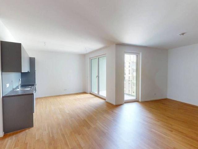 AUFGEPASST: Moderne 3 Zimmer Wohnung in Lichtenberg inkl. Qualitätsküche, 2 Balkone und Fußbodenheizung sucht neuen Mieter