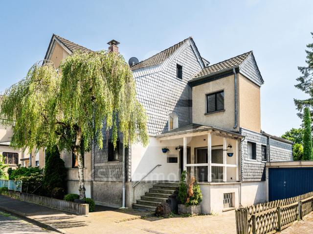 Aufgepasst Handwerker! Einzigartiges Zweifamilienhaus mit 2 separaten Eingängen