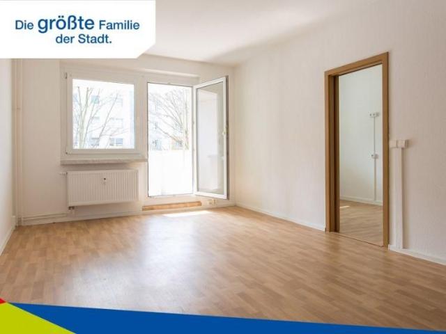 ! Aufgepasst ! 2 Raum Whg. mit Küche mit Fenster + Balkon