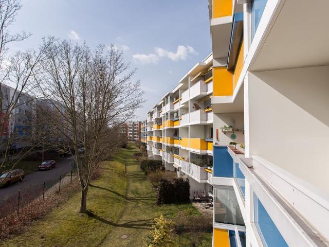 ! Aufgepasst ! 2 Raum Whg. mit Küche mit Fenster + Balkon