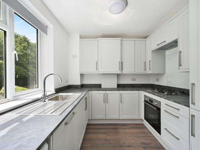 Augustus Road, London SW19, 2 bed flat to rent, £2,250 pcm | PrimeLocation