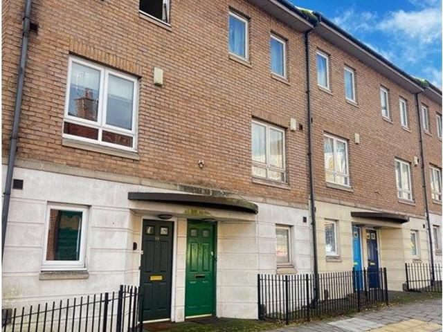 Augusta Court, Exeter EX1, 4 bed shared accommodation to rent, £3,085 pcm | PrimeLocation