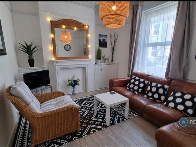Augusta St, Cardiff, CF24 5 bed terraced house to rent £1,960 pcm £452 pw
