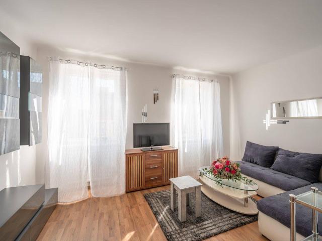 AUGARTEN+ Tolle 5 Zimmer Altbauwohnung mit Balkon in fantastischer Lage!