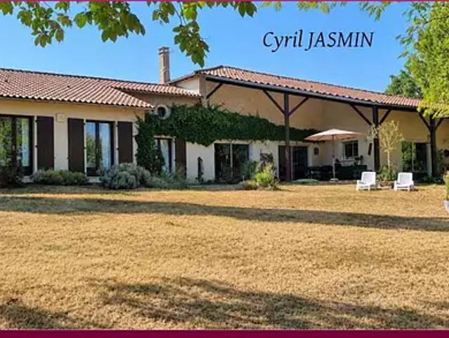 Augé 79400 Achat / Vente maison 12 pièces t12 terrasse parking