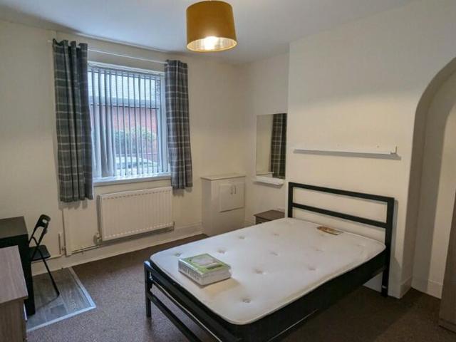 Aughton Street, Ormskirk L39, 6 bed terraced house to rent, £528 pcm | PrimeLocation