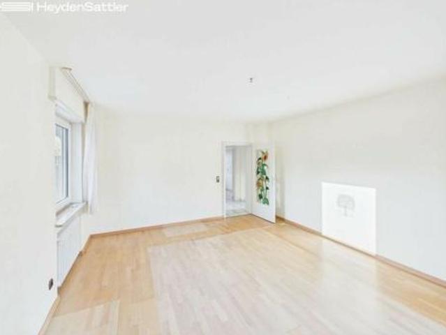 AUGSBURG: Ruhige Wohnlage in Augsburg Hochzoll. 3 Zimmer Wohnung mit Südbalkon und Garage