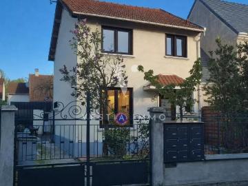 AULNAIS SOUS BOIS. Maison rentabilité proche de 10%