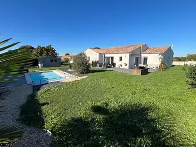 Aulnay 17470 Achat / Vente maison 5 pièces t5 piscine jardin